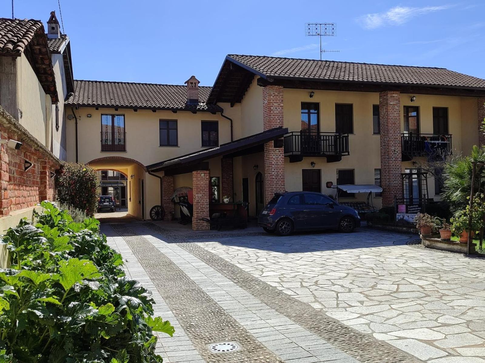 Bed and Breakfast Al Calar Della Sera à Sommariva del Bosco Extérieur photo